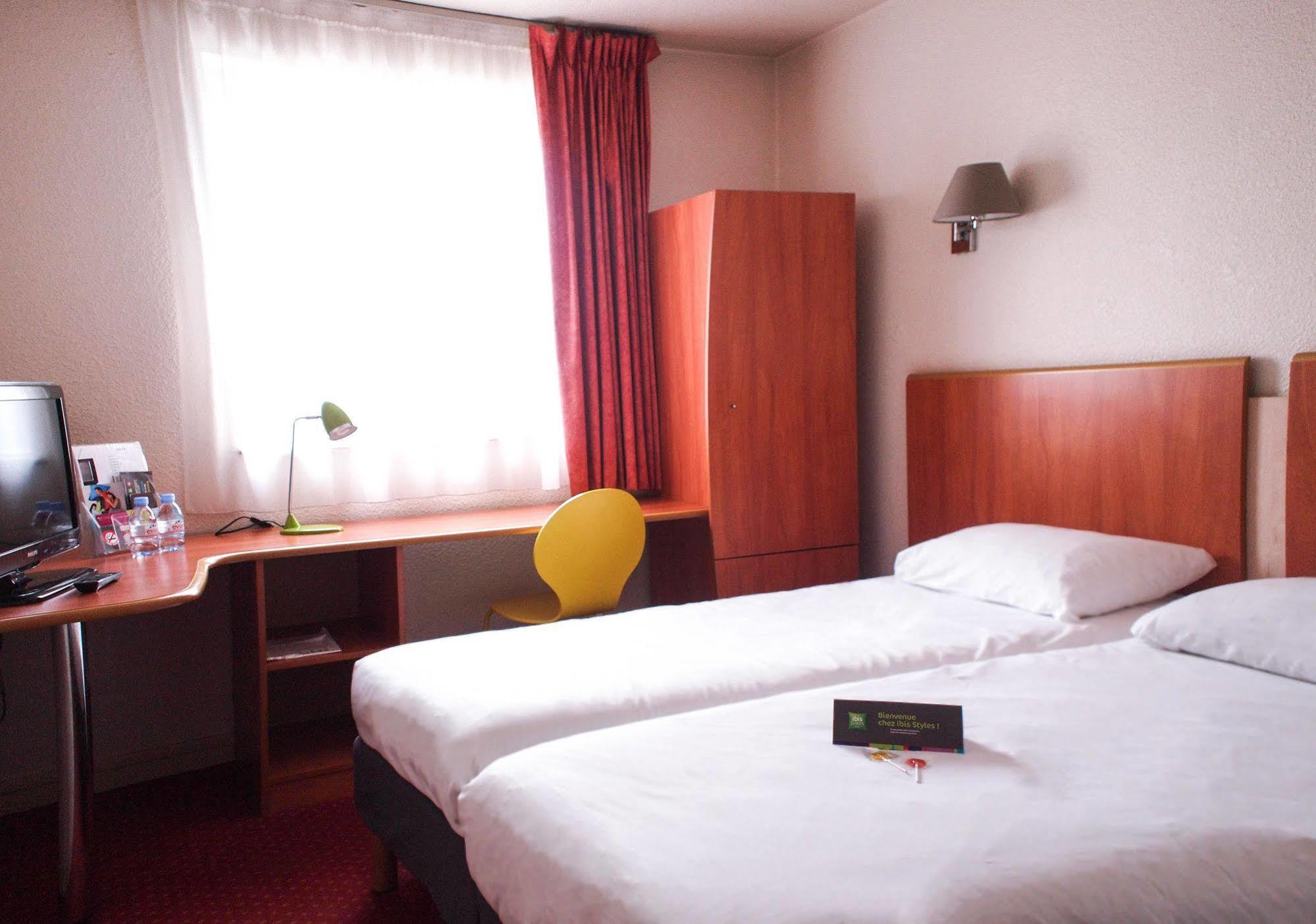 Hotel Ibis Styles Le Mans Gare Sud Zewnętrze zdjęcie